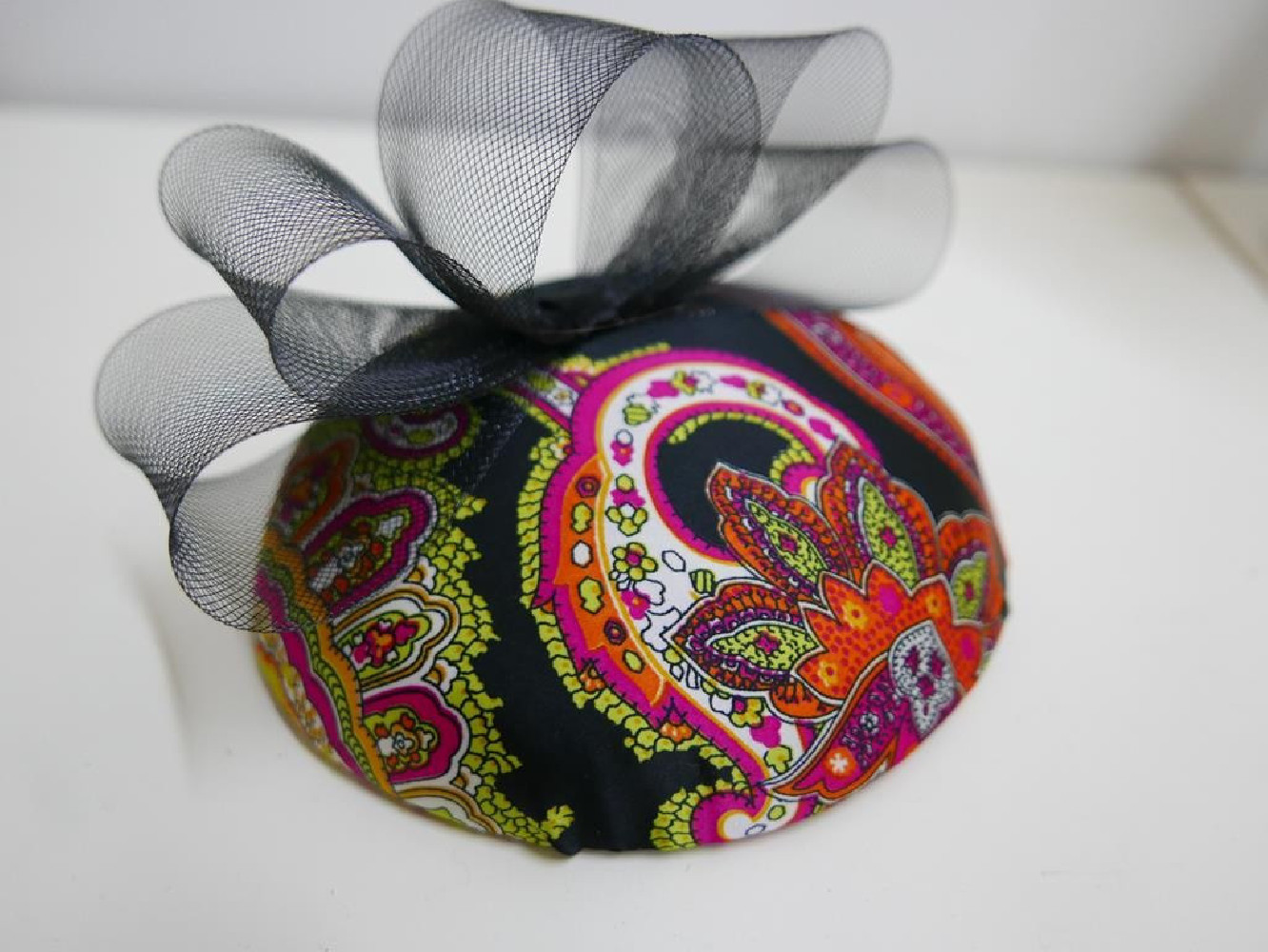 Kolorowy mini toczek fascynator