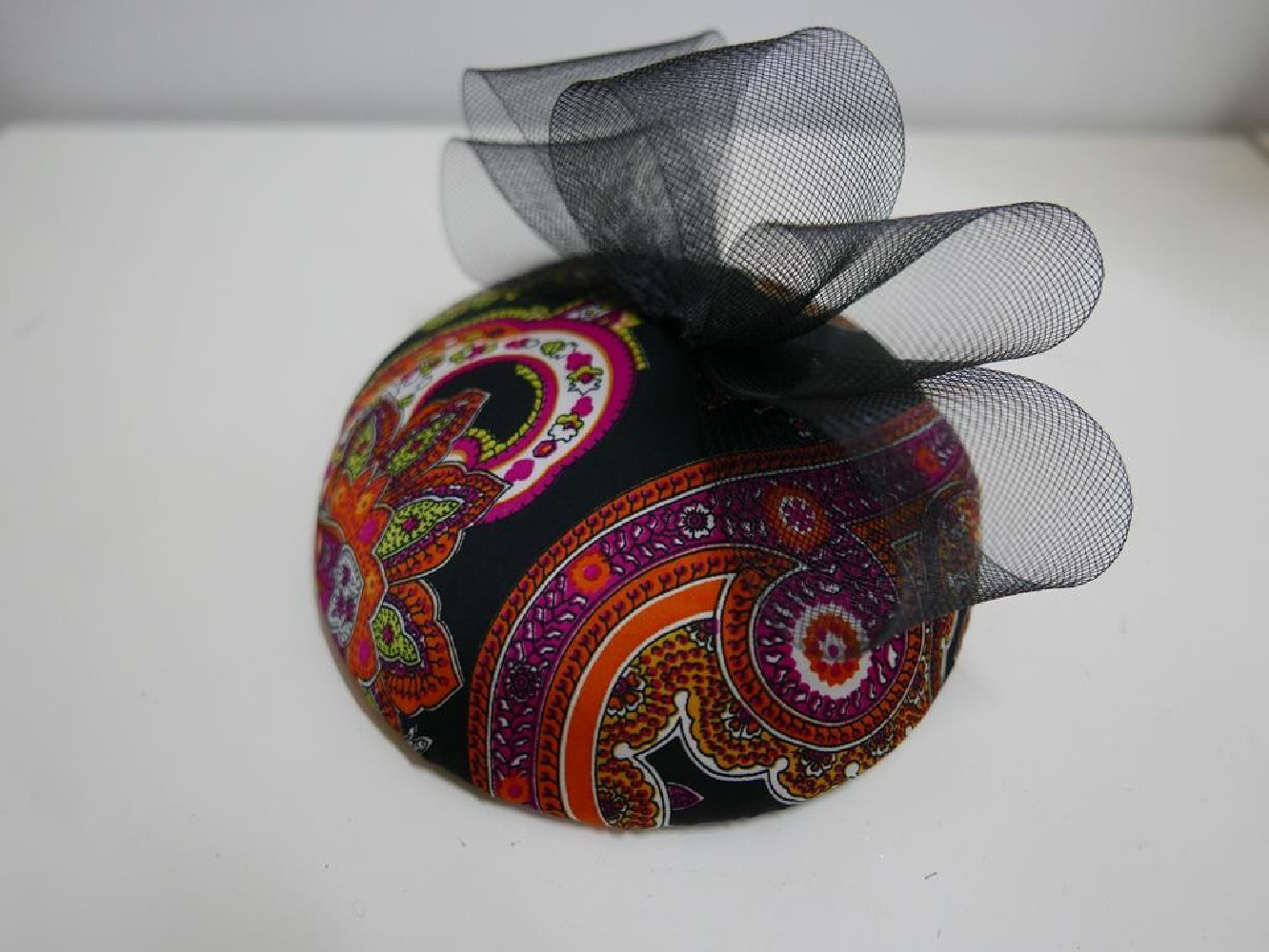 Kolorowy mini toczek fascynator