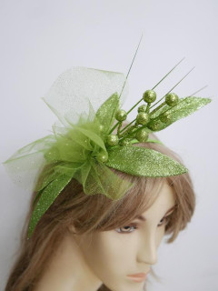 Zielony fascynator święteczno karnawałowy na przepasce