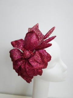 Czerwony fascynator święteczno karnawałowy na przepasce