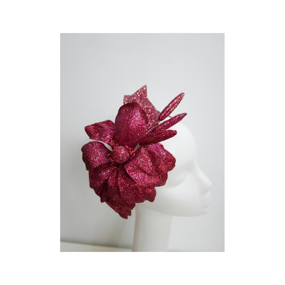 Czerwony fascynator święteczno karnawałowy na przepasce