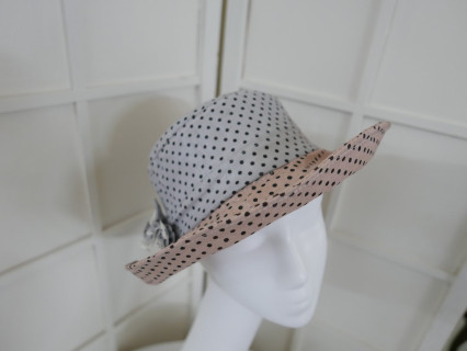 Kropeczki szaro beżowy kapelusz tkanina z rondem do modelowania54-57 cm