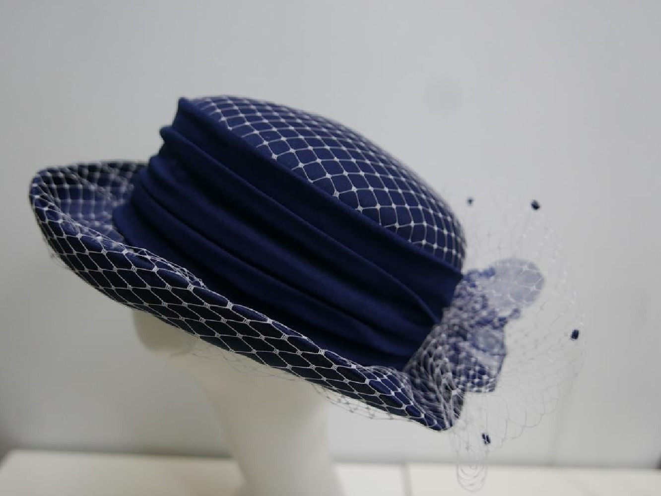 Ambrozja kapelusz granat z bielą 57-59 cm