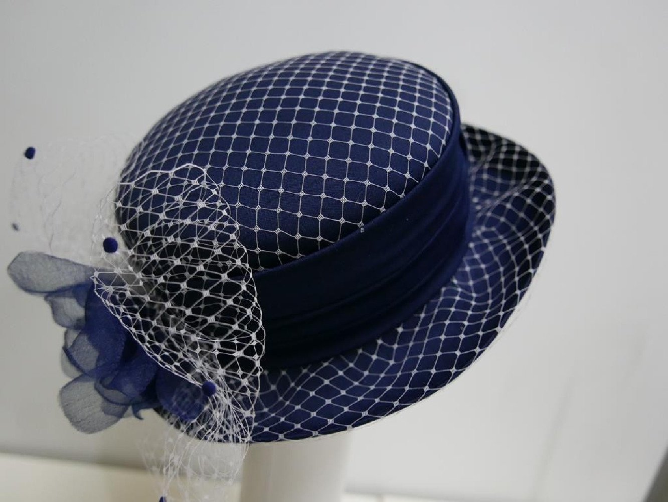 Ambrozja kapelusz granat z bielą 57-59 cm