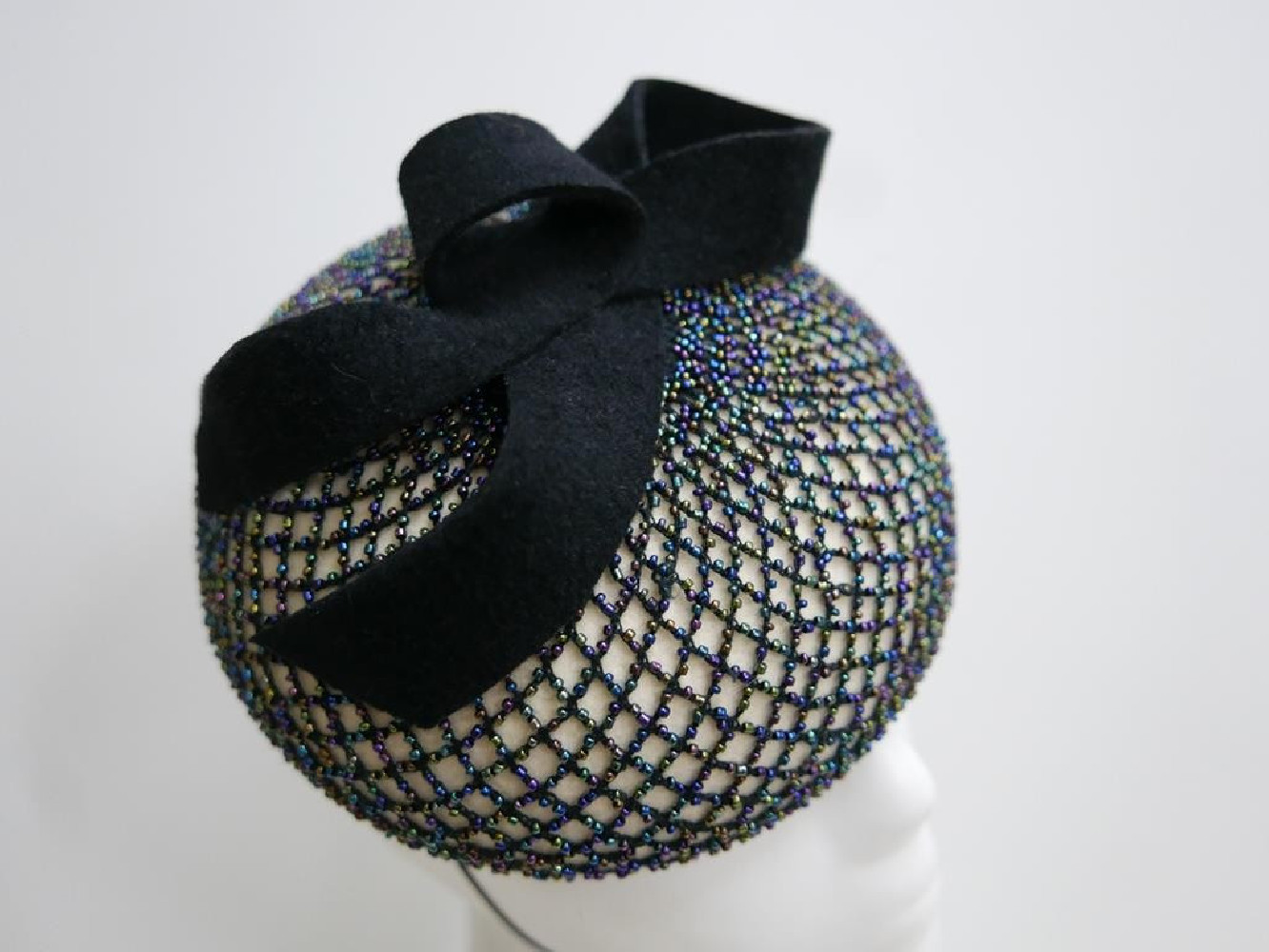 Walentyna toczek z koralikami toho