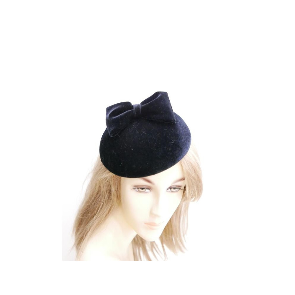 Czarny welur mini toczek fascynator