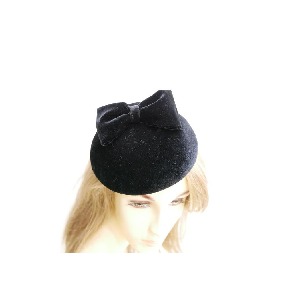 Czarny welur mini toczek fascynator