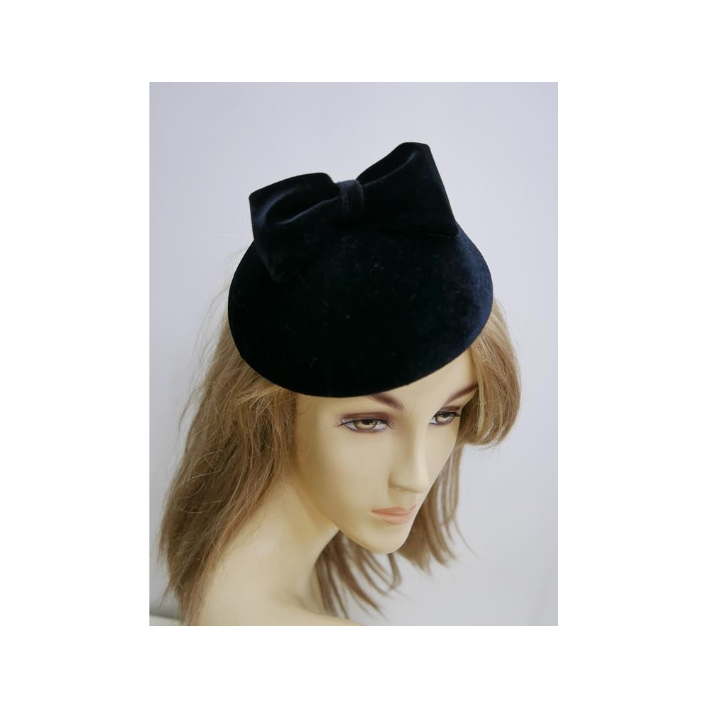 Czarny welur mini toczek fascynator