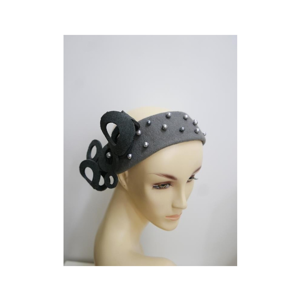 Szara opaska filcowa-z perełkami