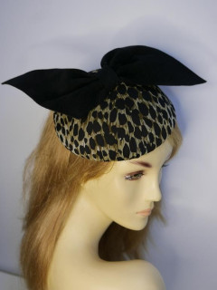 Panterka mini toczek fascynator z tkaniny