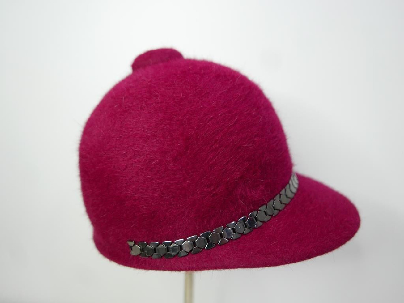 Ala wiśniowa czapka dżokejka fur felt 54-56 cm