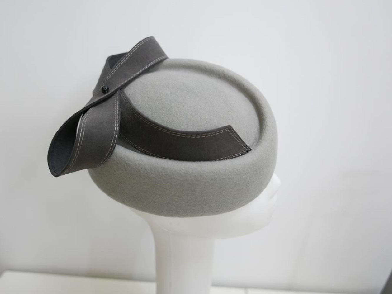 Tatiana szary toczek filcowy