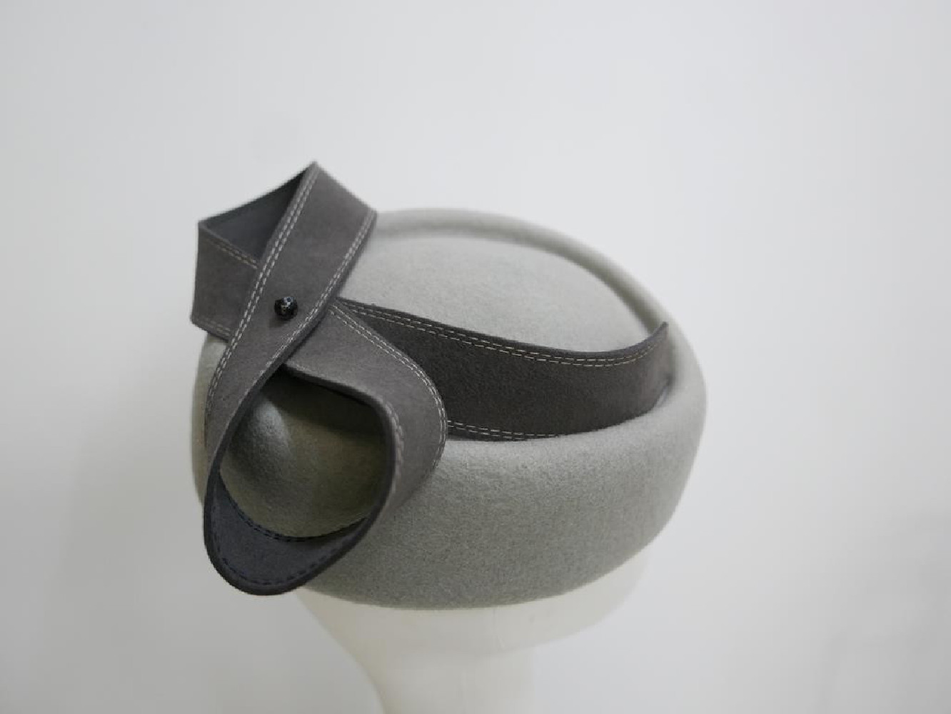 Tatiana szary toczek filcowy