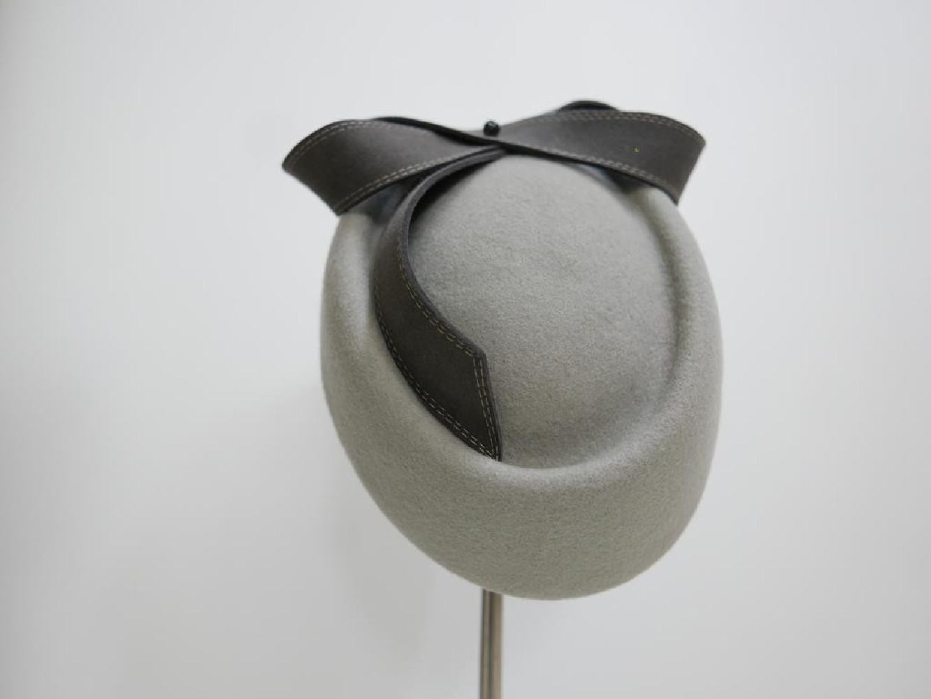 Tatiana szary toczek filcowy