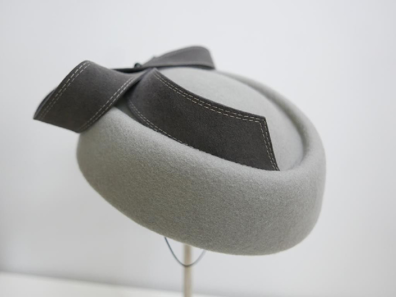 Tatiana szary toczek filcowy