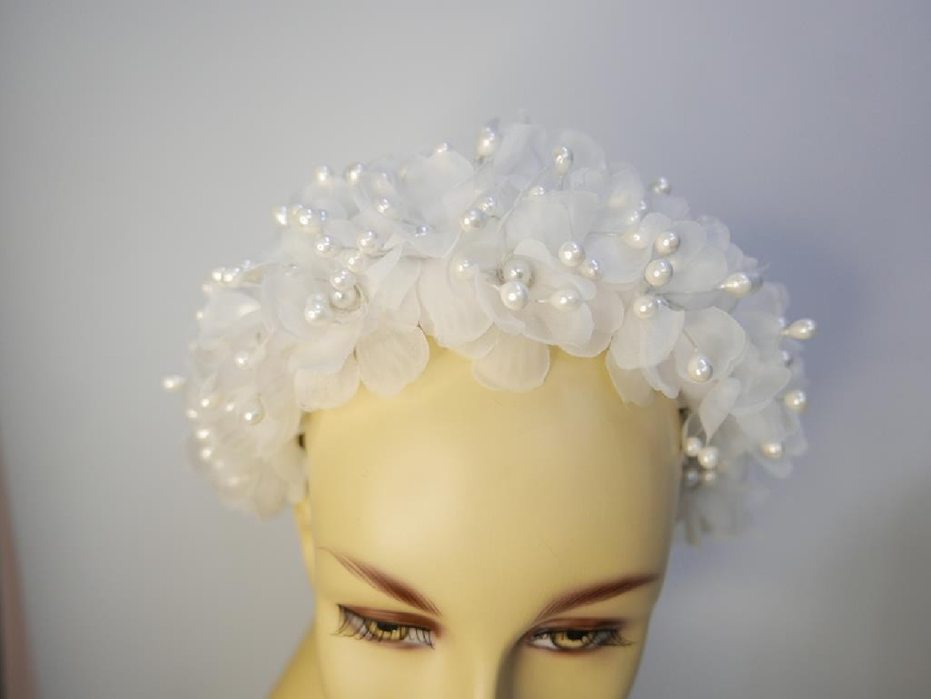 Śmietankowa opaska z kwiatów- Halo Hat