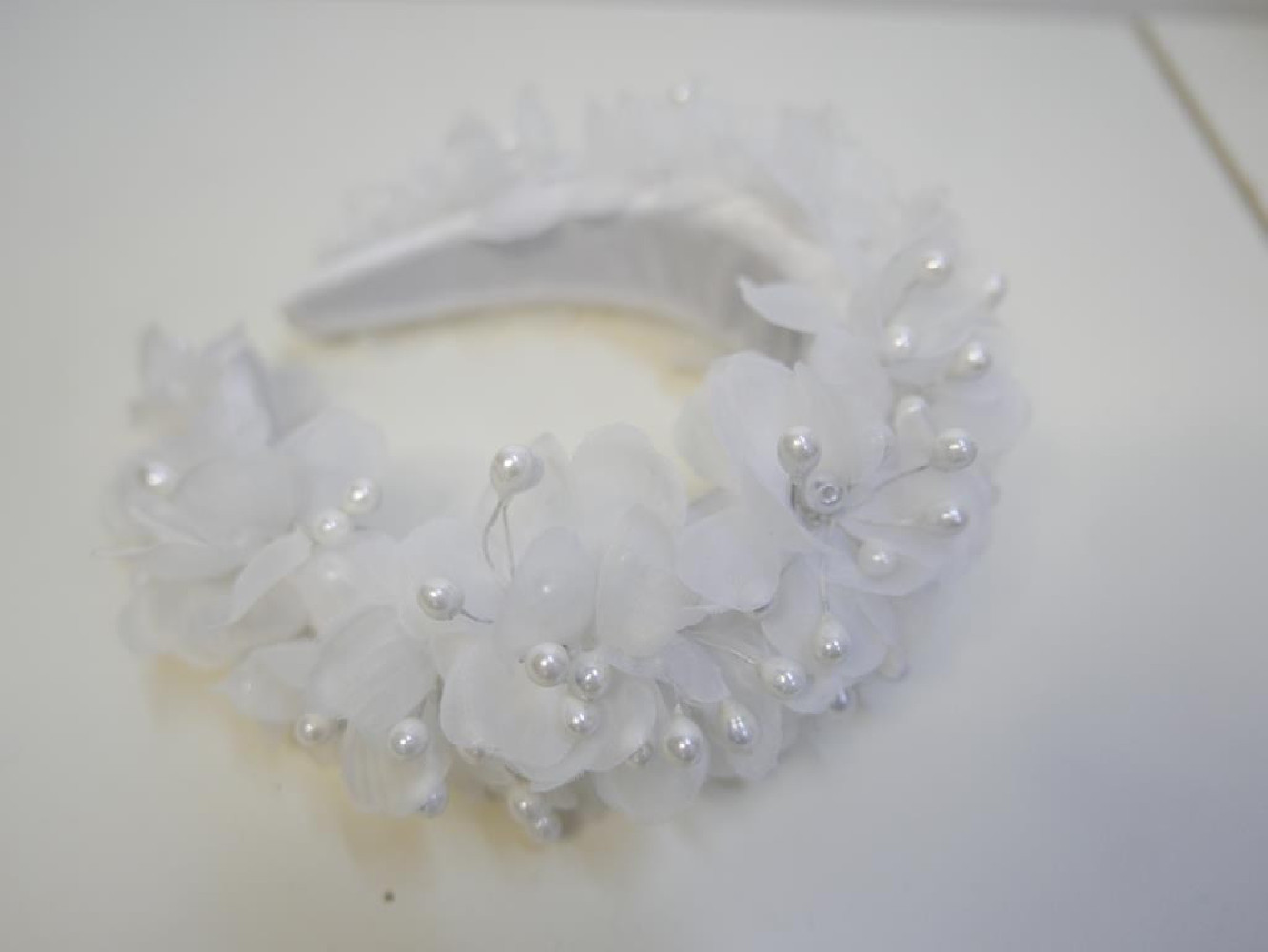 Śmietankowa opaska z kwiatów- Halo Hat