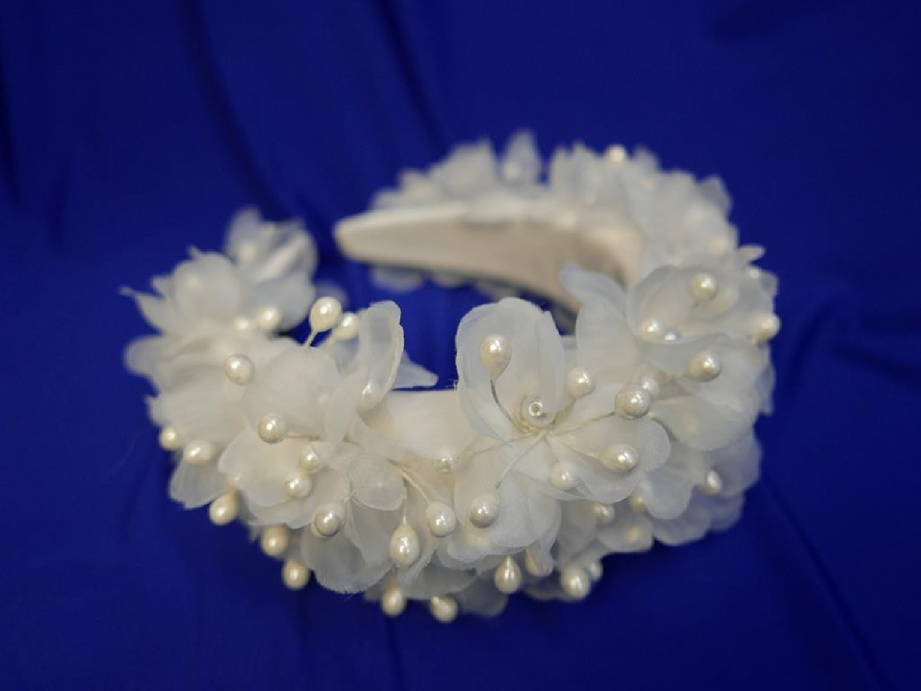 Śmietankowa opaska z kwiatów- Halo Hat