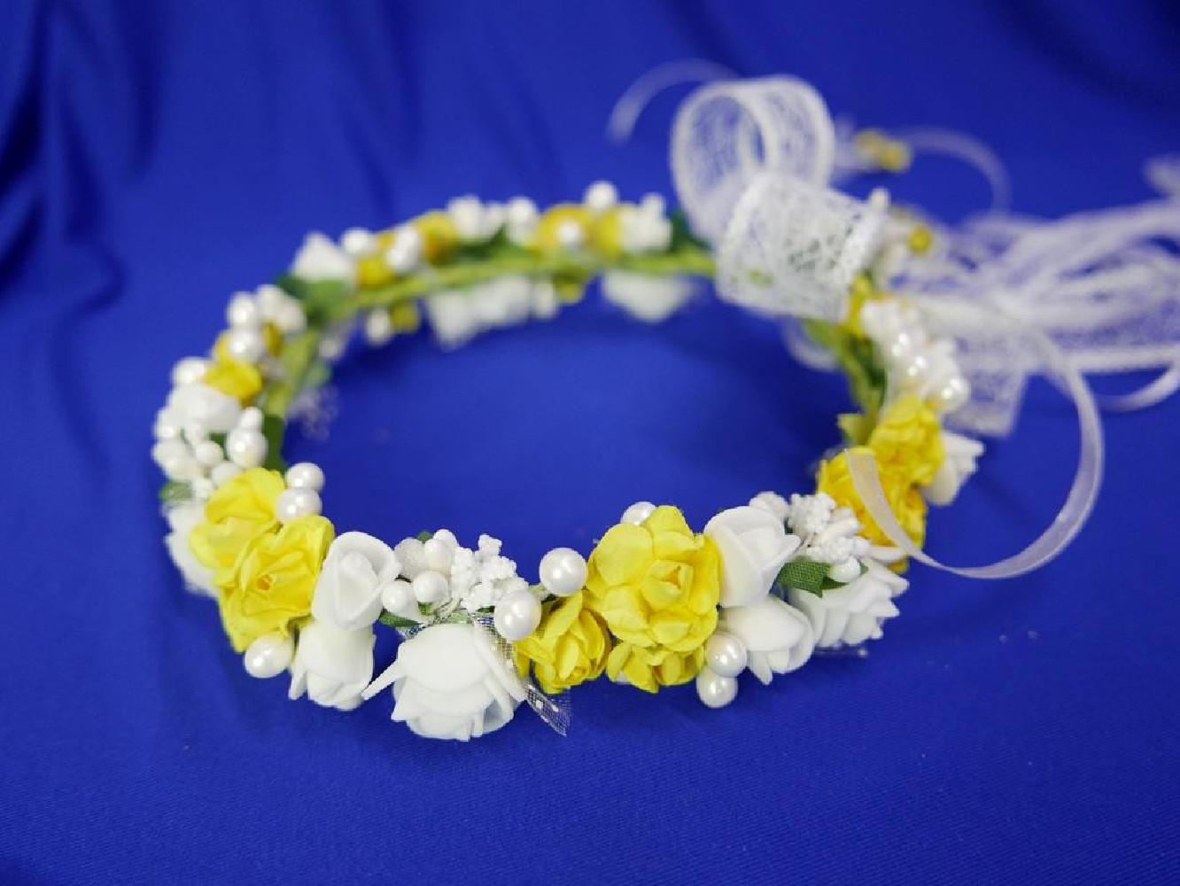 Biało żółty wianek  na koczek z kokardą