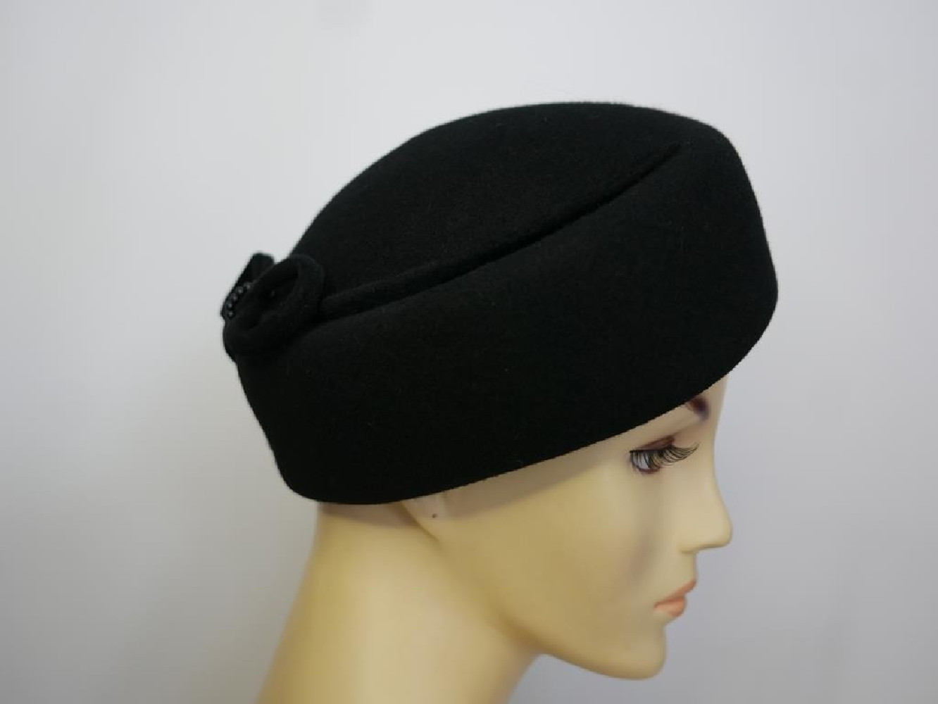 Masza czarny toczek filcowy 54-56 cm