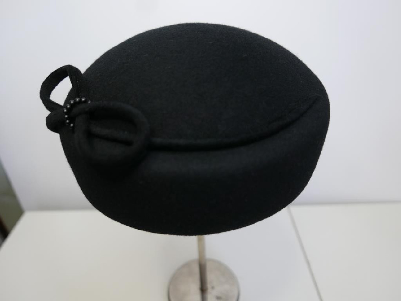 Masza czarny toczek filcowy 54-56 cm