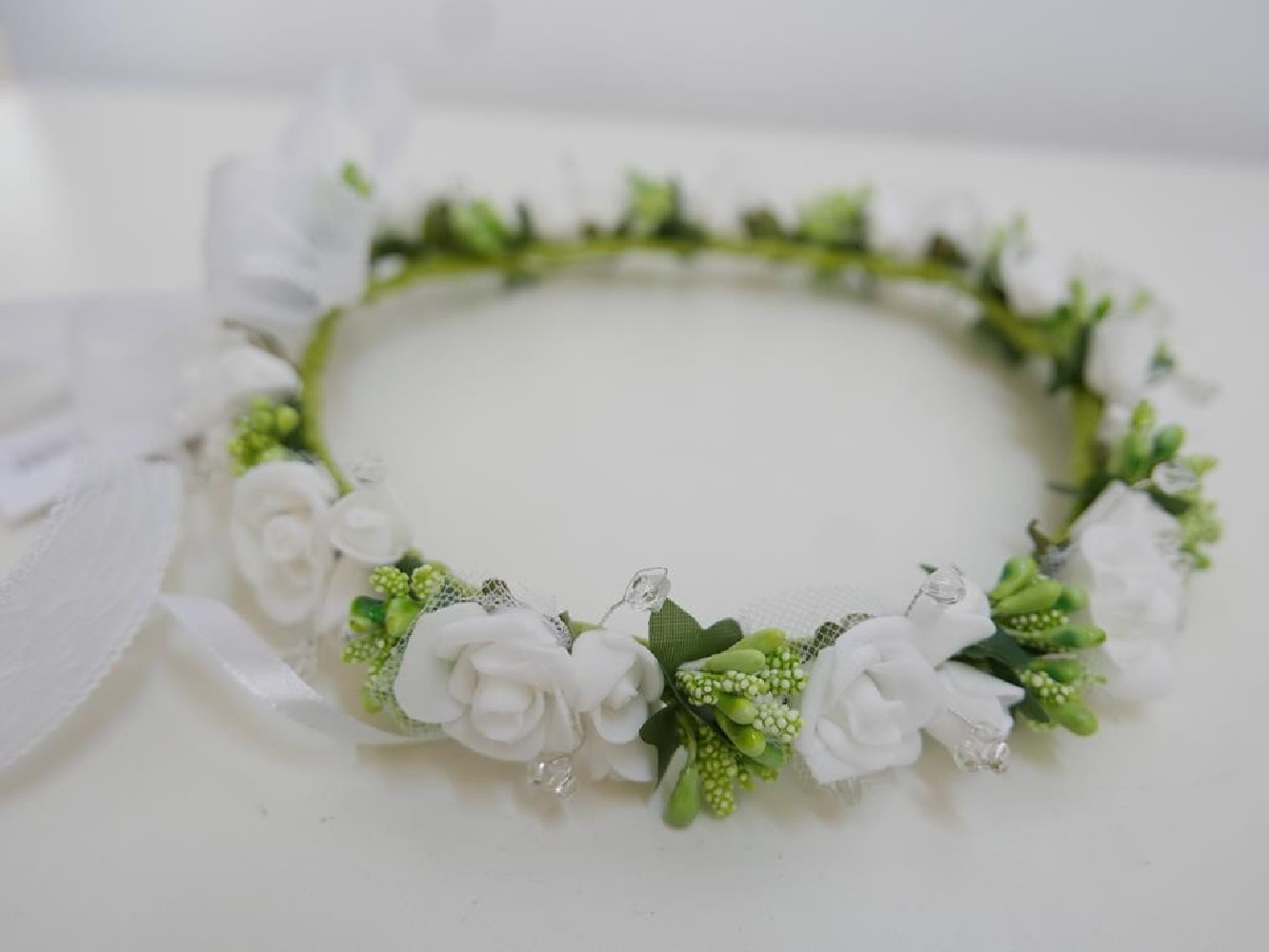 Biało zielony wianek  komunijny z kokardą