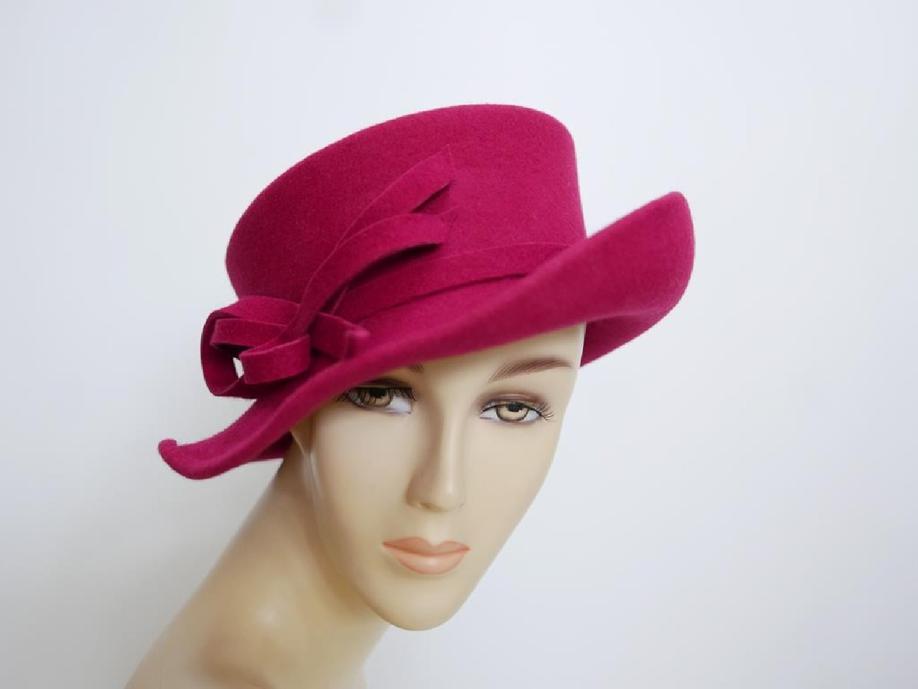 Sabina- czerwony fantazyjny kapelusz filcowy 57-59 cm