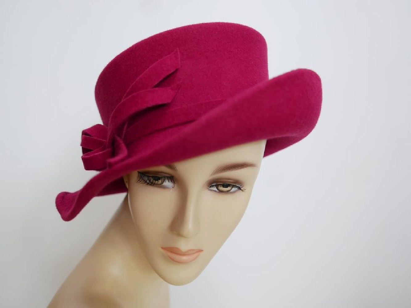 Sabina- czerwony fantazyjny kapelusz filcowy 57-59 cm