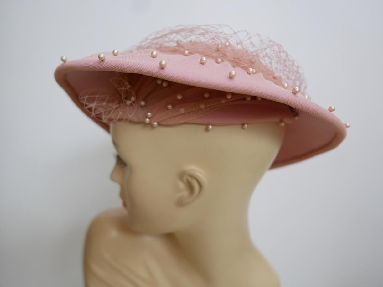 Almira morelowy kapelusz dysk na głowce