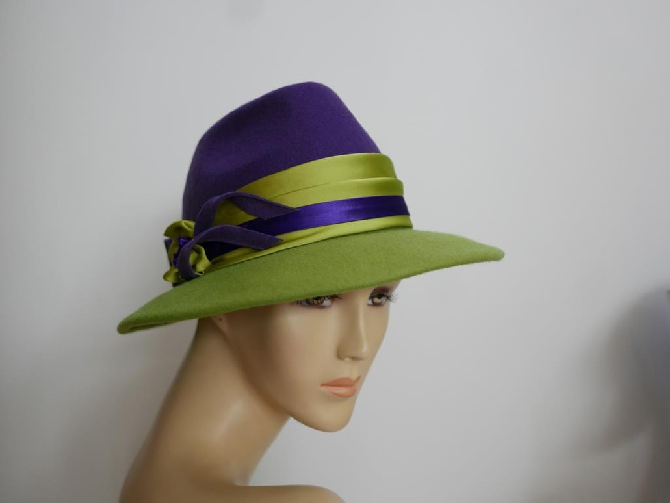 Kronos fioletowo zielony kapelusz filcowy 57-59cm