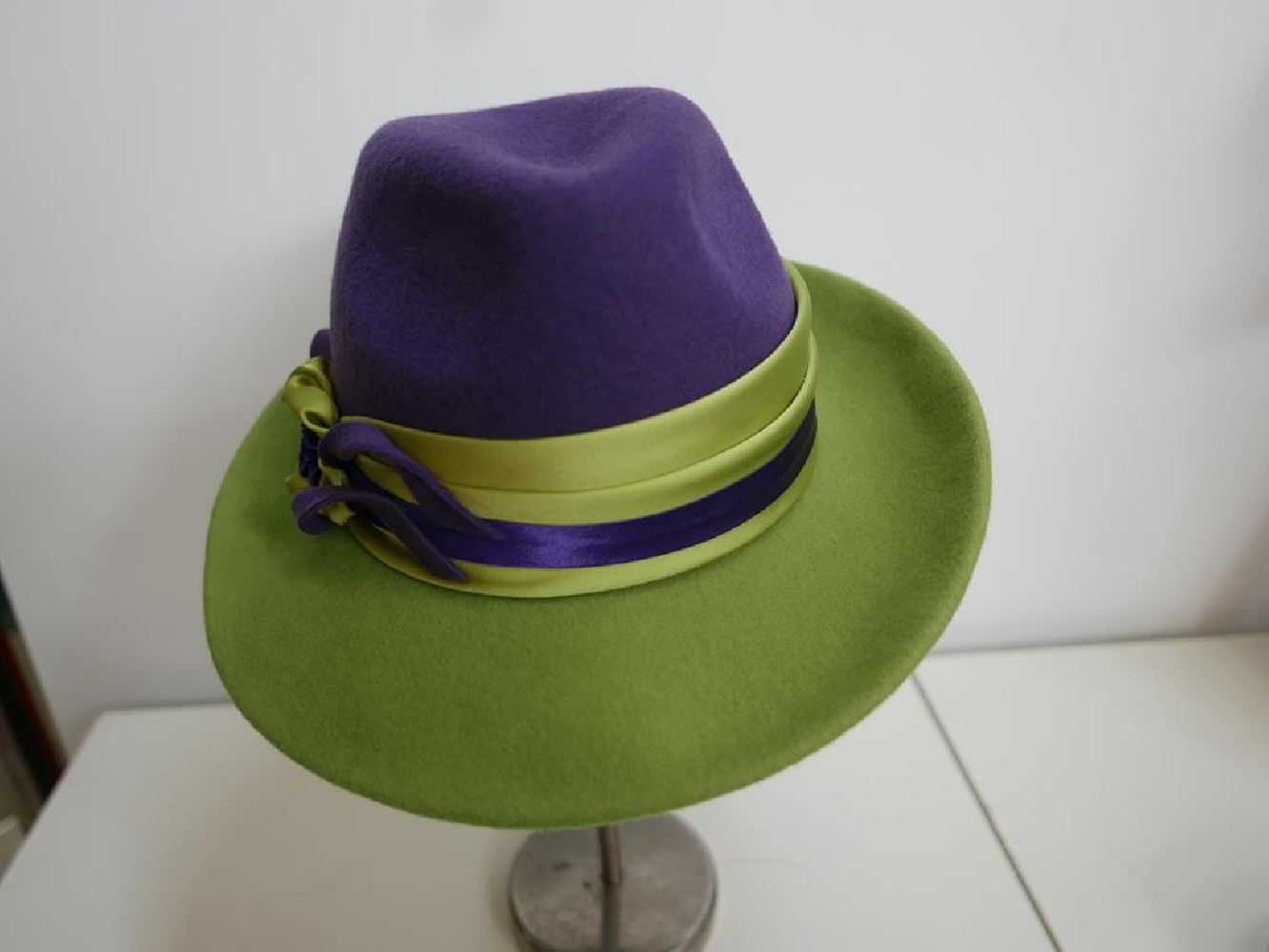 Kronos fioletowo zielony kapelusz filcowy 57-59cm