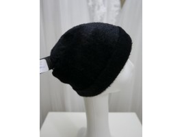 Czarna czapka z włosem kaszmirowym