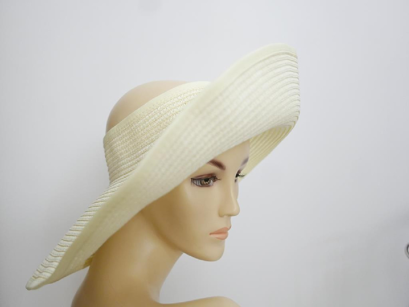 Rondo daszek krem słomka regulowany