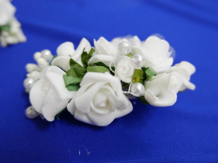 Spinka krokodylek Białe kwiaty