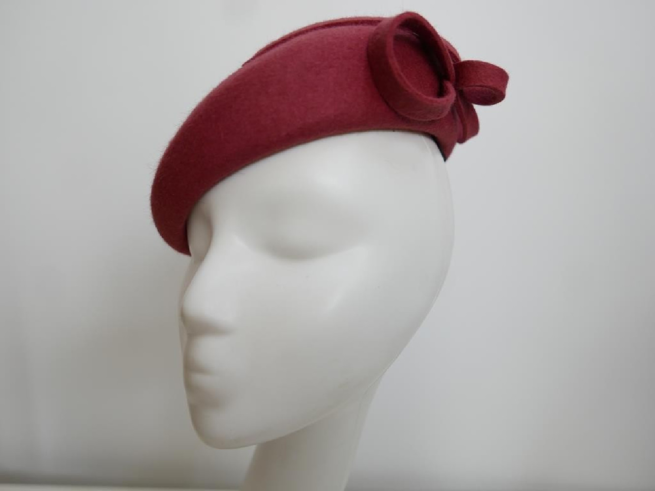 Saturnia herbaciany mini beret filcowy