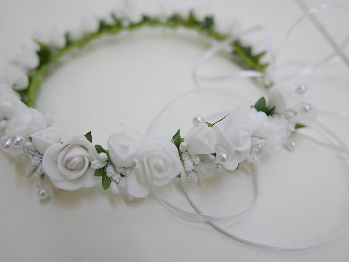 Biało zielony wianek do modelowania- plastyczny