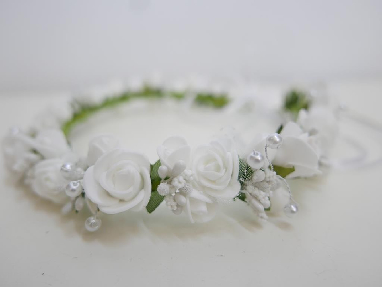 Biało zielony wianek do modelowania- plastyczny