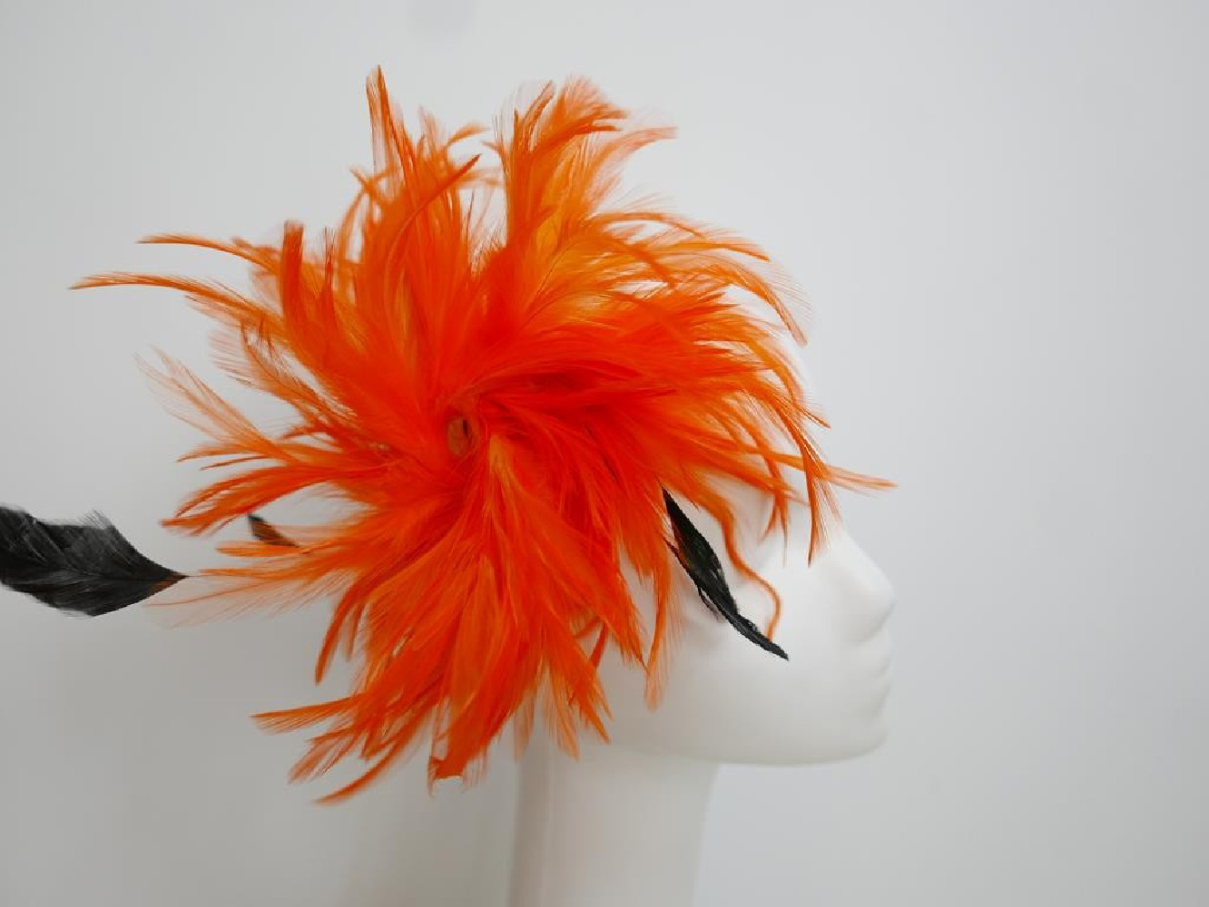 Pomarańczowe pióra stroik do włosów , sukni, kapelusza