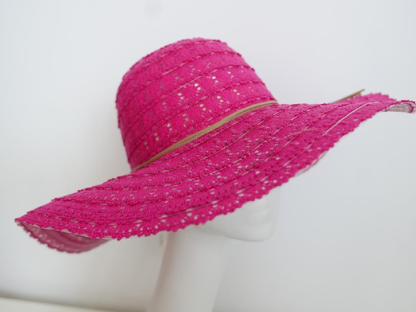 Różowa koronka kapelusz letni  do 57 cm