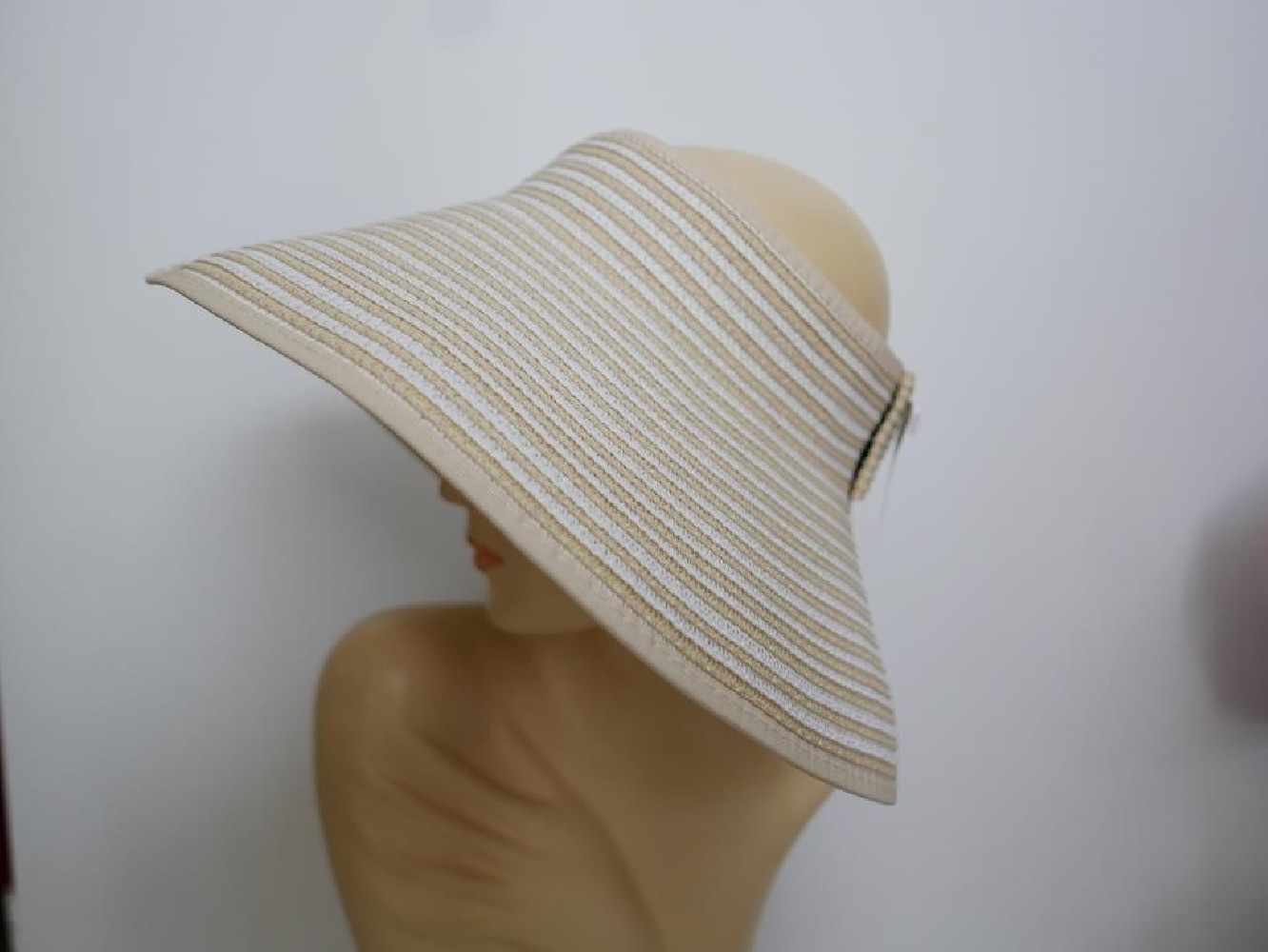 Rondo daszek beż krem słomka regulowany