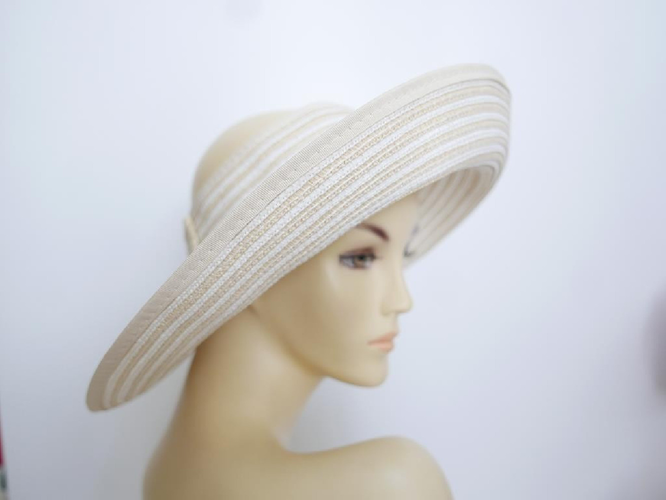 Rondo daszek beż krem słomka regulowany