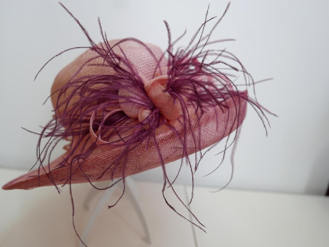Róż burgund kapelusz z sinamay i wiskozy 56 -57 cm