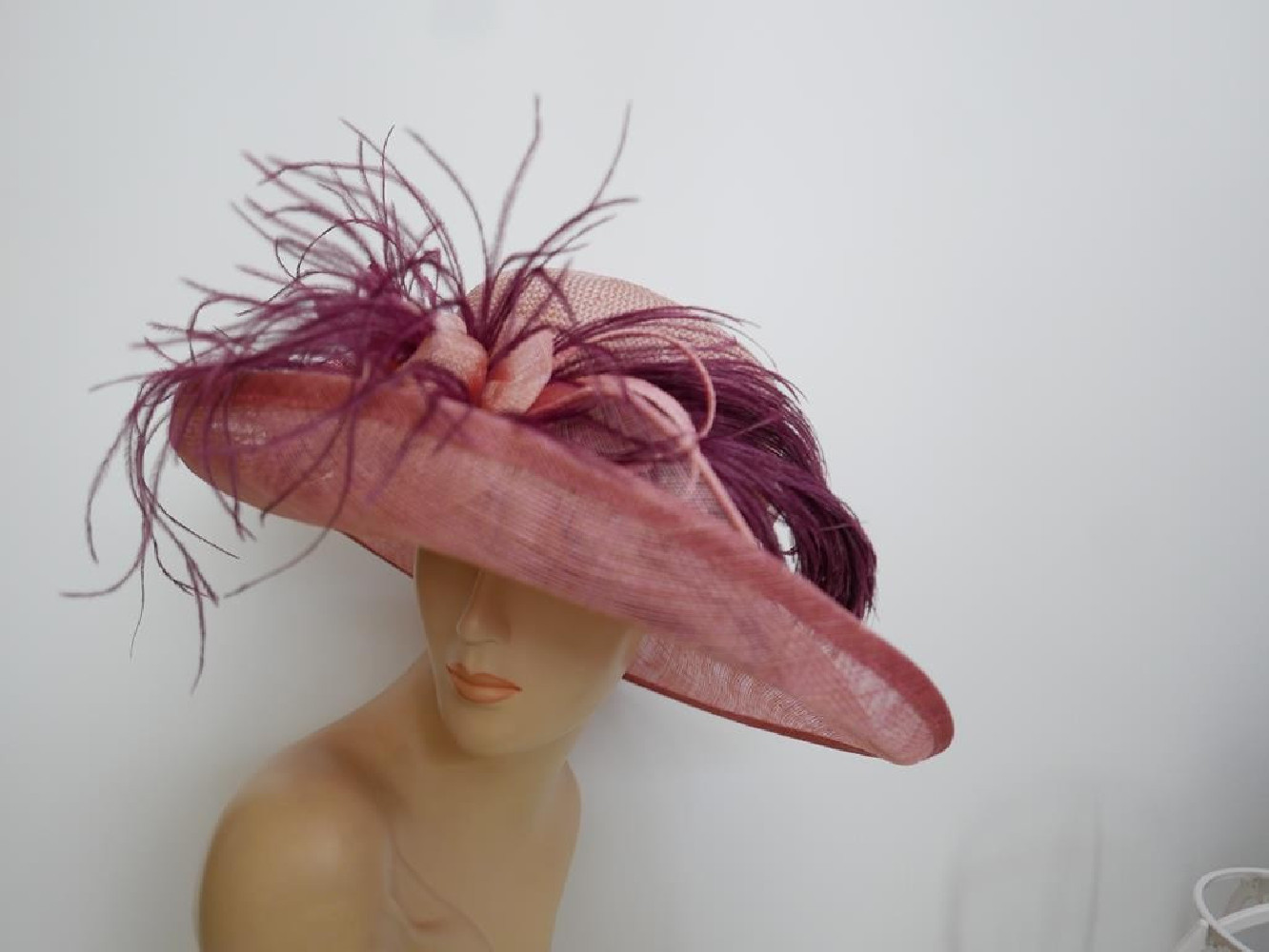 Róż burgund kapelusz z sinamay i wiskozy 56 -57 cm