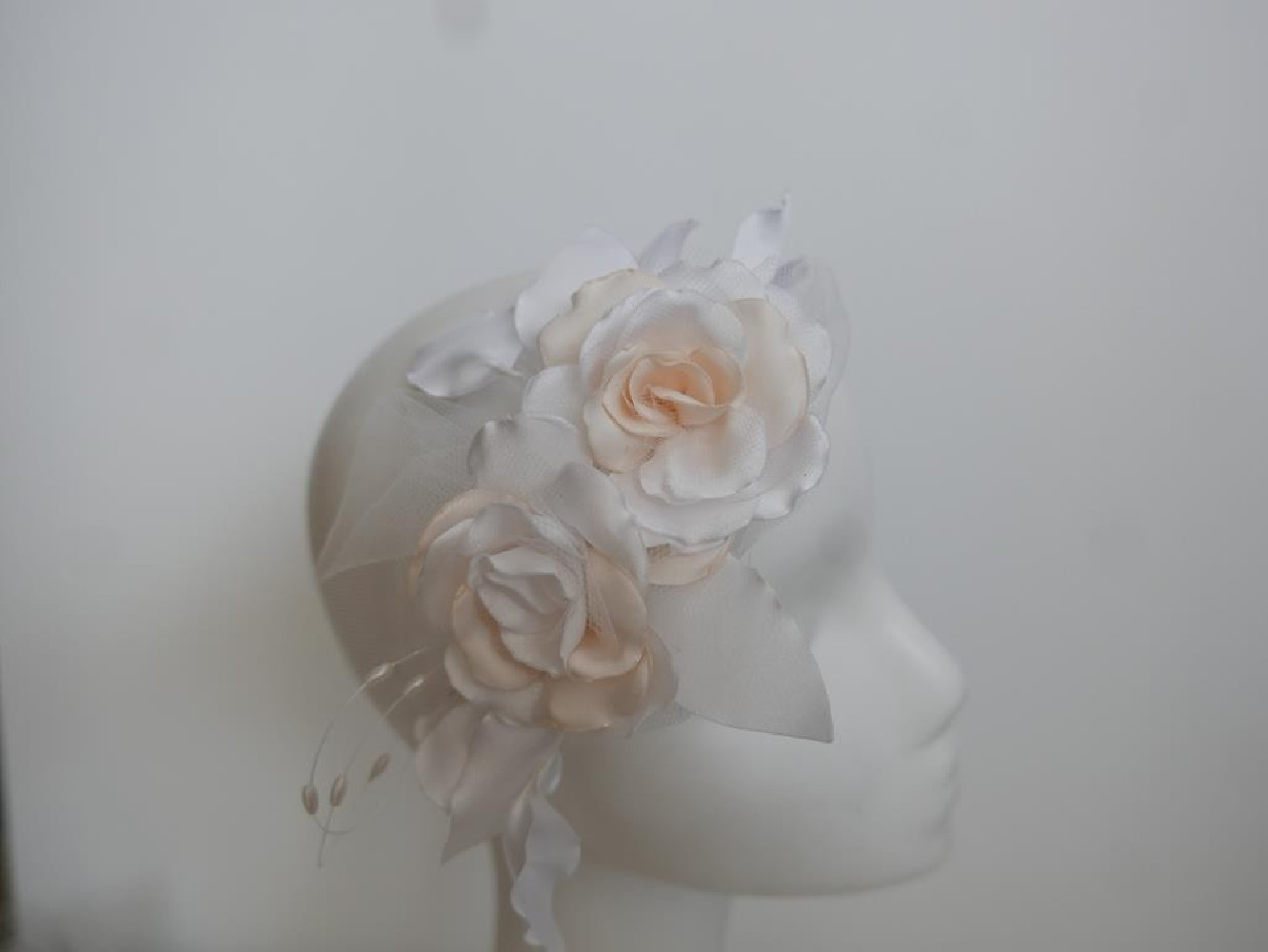 Biało kremowa opaska kwiaty dla druhny