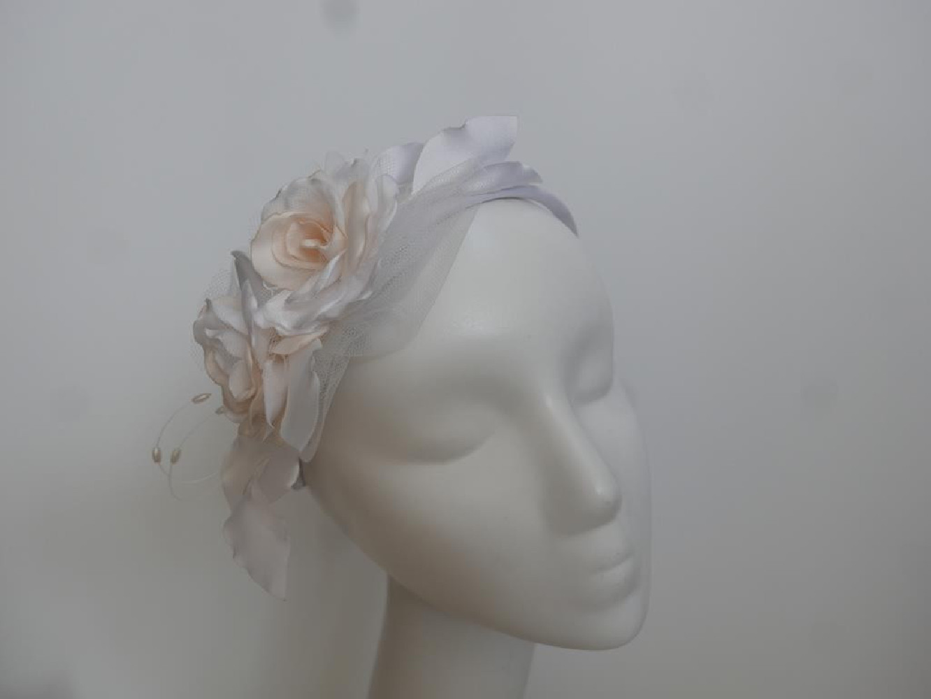 Biało kremowa opaska kwiaty dla druhny