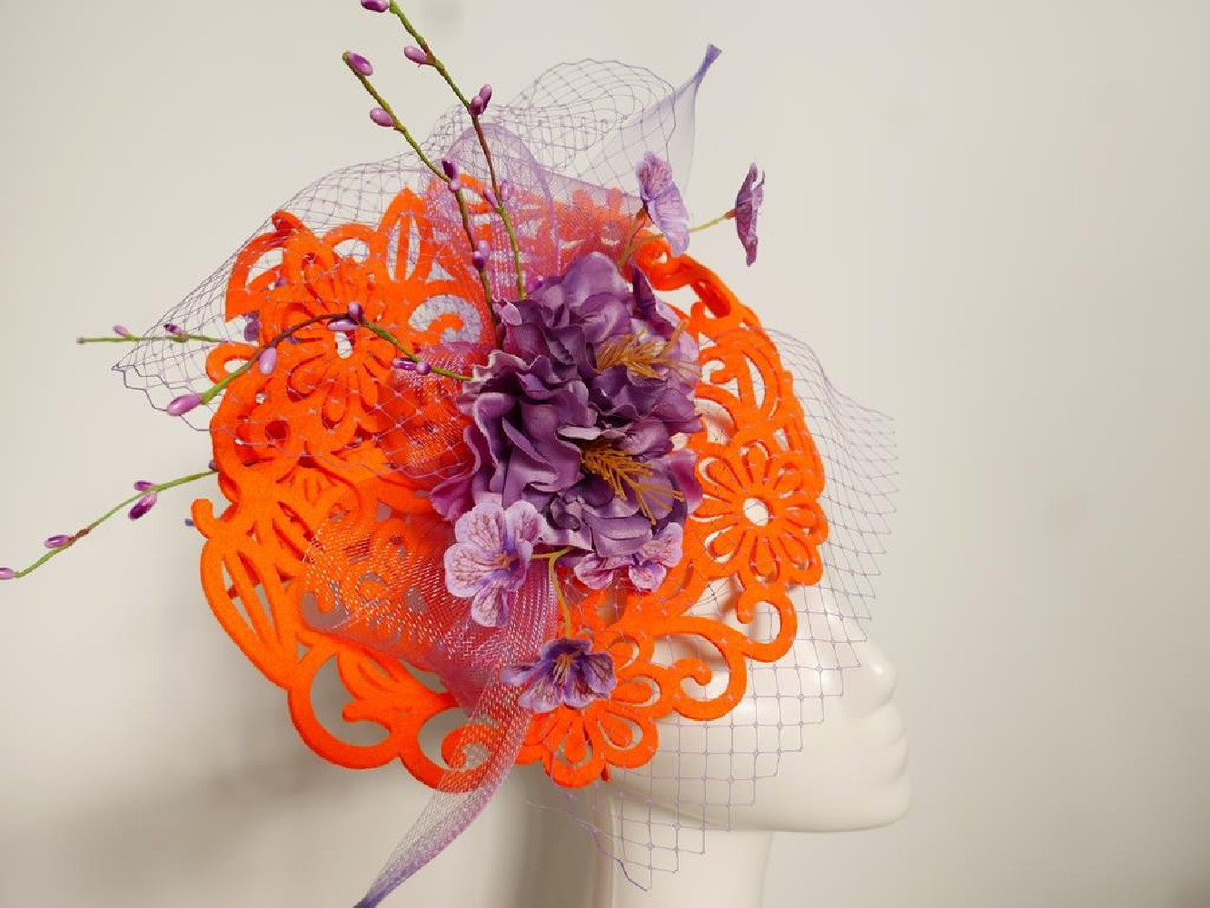 Lawendowo pomarańczowy fascynator ascot derby