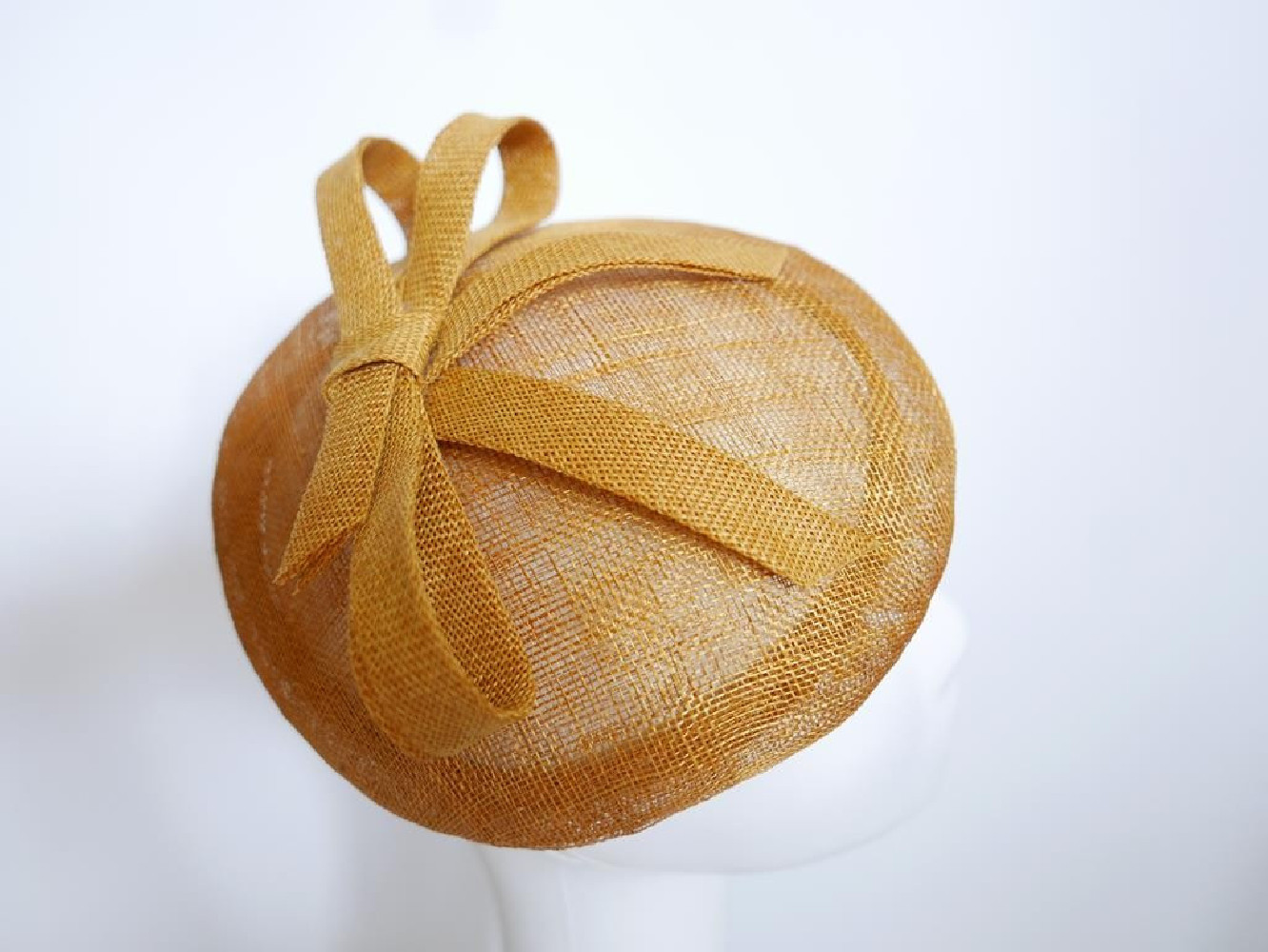 Letni miodowy mini beret letni sinamay