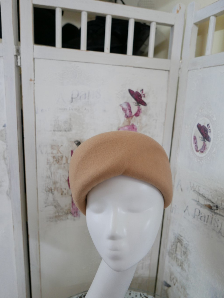 Augusta beżowy toczek filcowy 54-57 cm