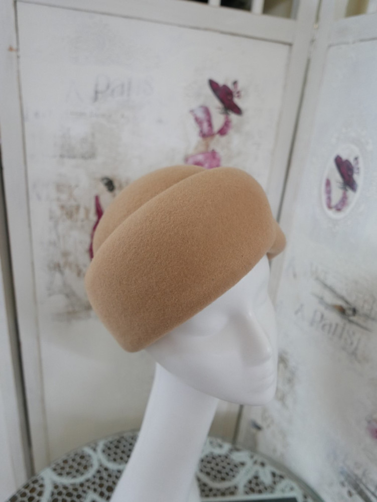 Augusta beżowy toczek filcowy 54-57 cm