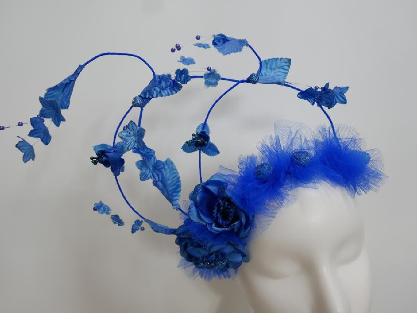Szafirowy fascynator Ascot, Derby